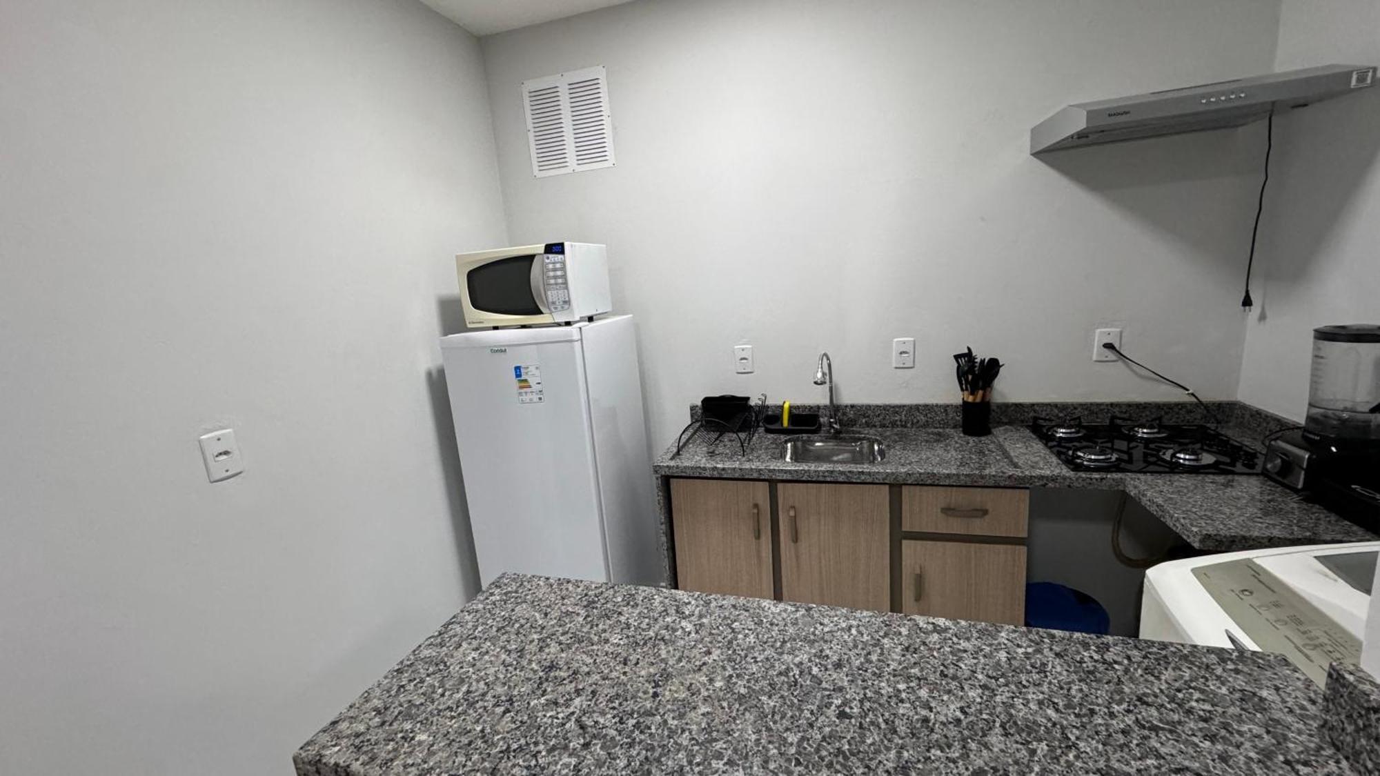 Kitnet Localizado 6 Min Shopping Apartment Tubarão Exterior photo